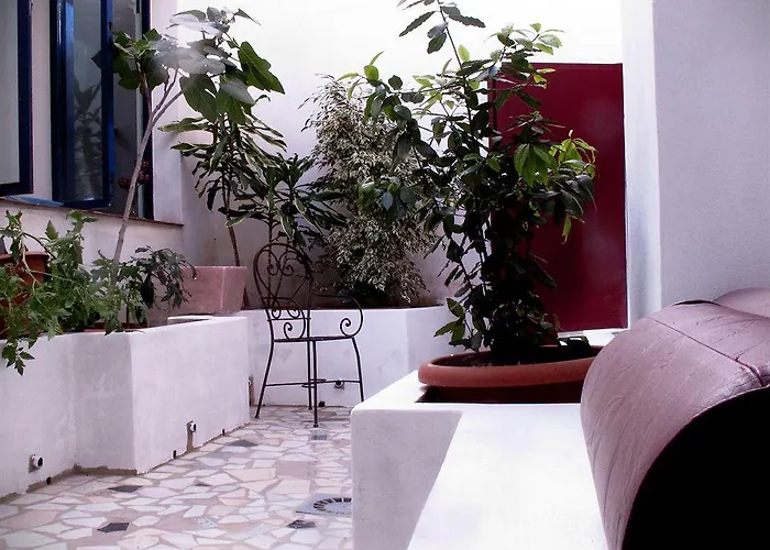 Bed & Breakfast Joy 2*