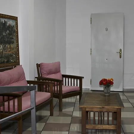 Joy Bed & Breakfast 2*