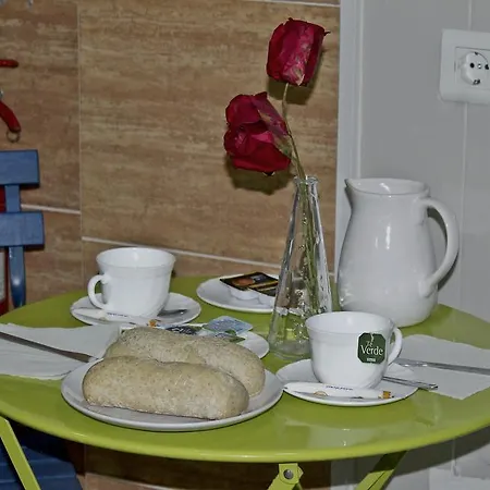 Joy Alojamento de Acomodação e Pequeno-almoço 2*