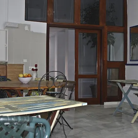 Joy Bed & Breakfast 2*