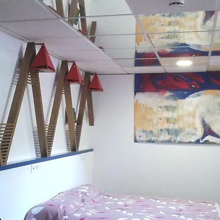 Alojamento de Acomodação e Pequeno-almoço Joy Torremolinos