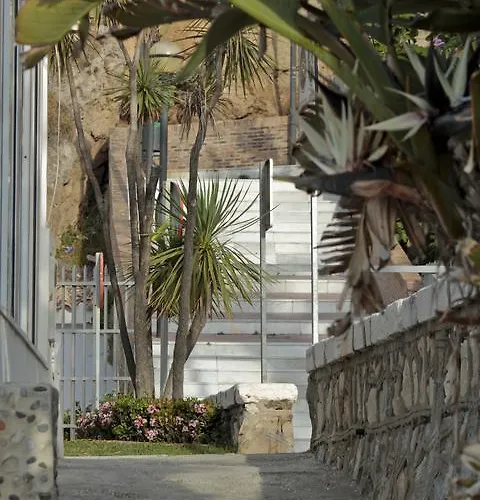 Alojamento de Acomodação e Pequeno-almoço Joy 2*