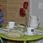 Joy Bed & Breakfast 2*